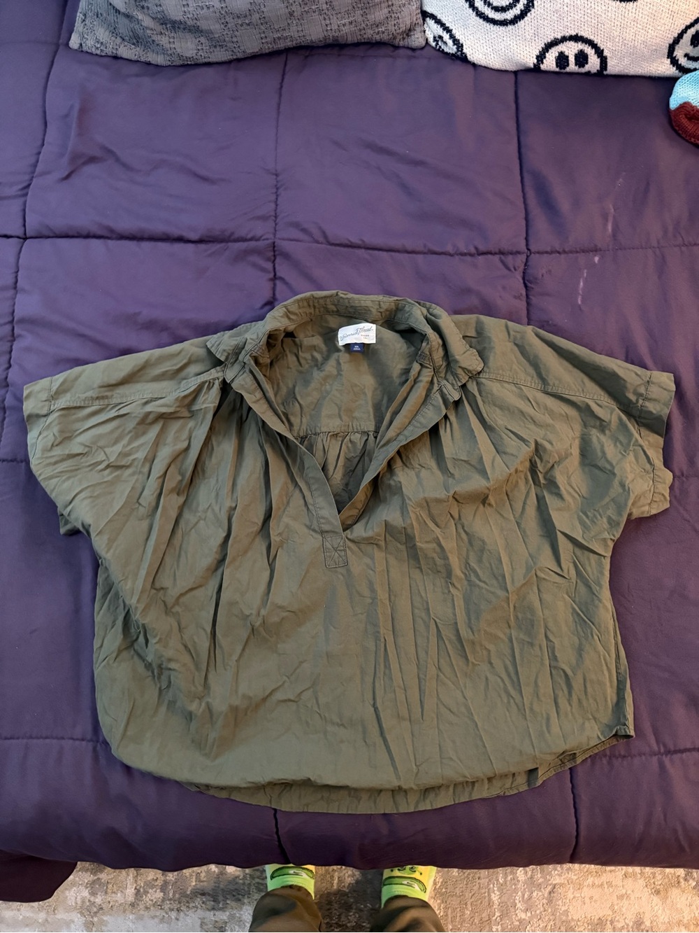 Lightweight Olive Green Women's Short Sleeve Top - Cropped